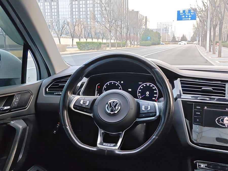 Volkswagen Tiguan L 2020 #13 Volkswagen Tiguan L 2020 car image #13