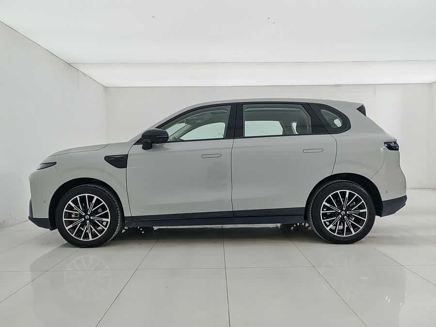 零跑汽车 零跑B10 2025 汽车图片 #13