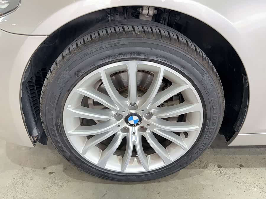 BMW 5 Series 2016 car image #13