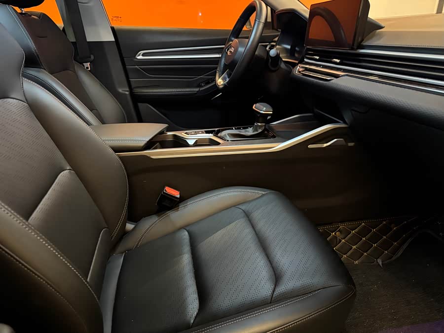 GEELY Emgrand 2022 car image #13