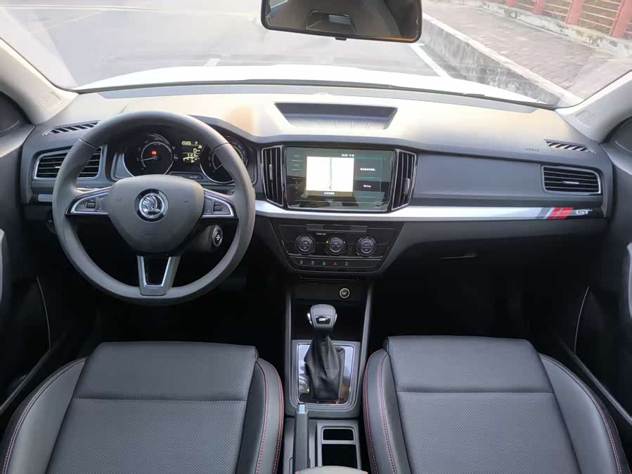 Skoda Kamiq 2022 car image #13