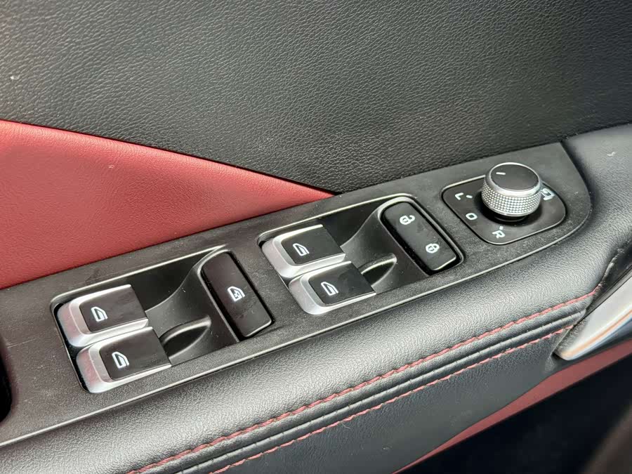 GEELY Coolray 2021 immagine di auto #13