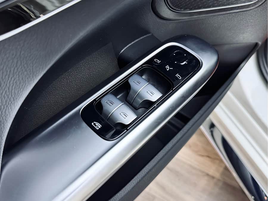 Mercedes-Benz C Class 2022 car image #13