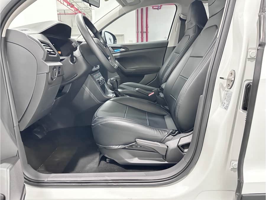Volkswagen T-Cross 2023 car image #13