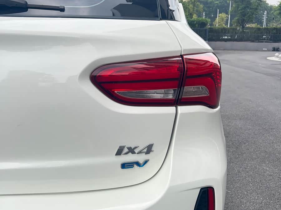 GAC ix4 2019 car image #13