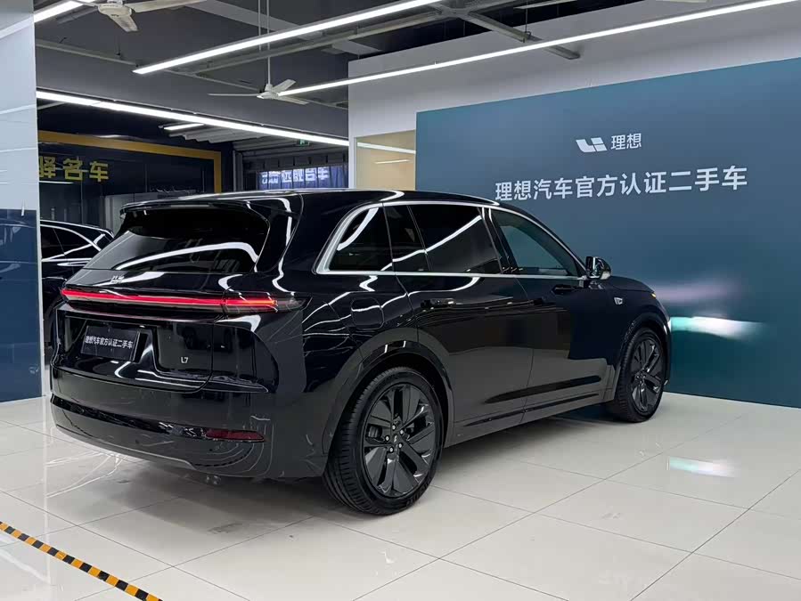 Li L7 2025 immagine di auto #13