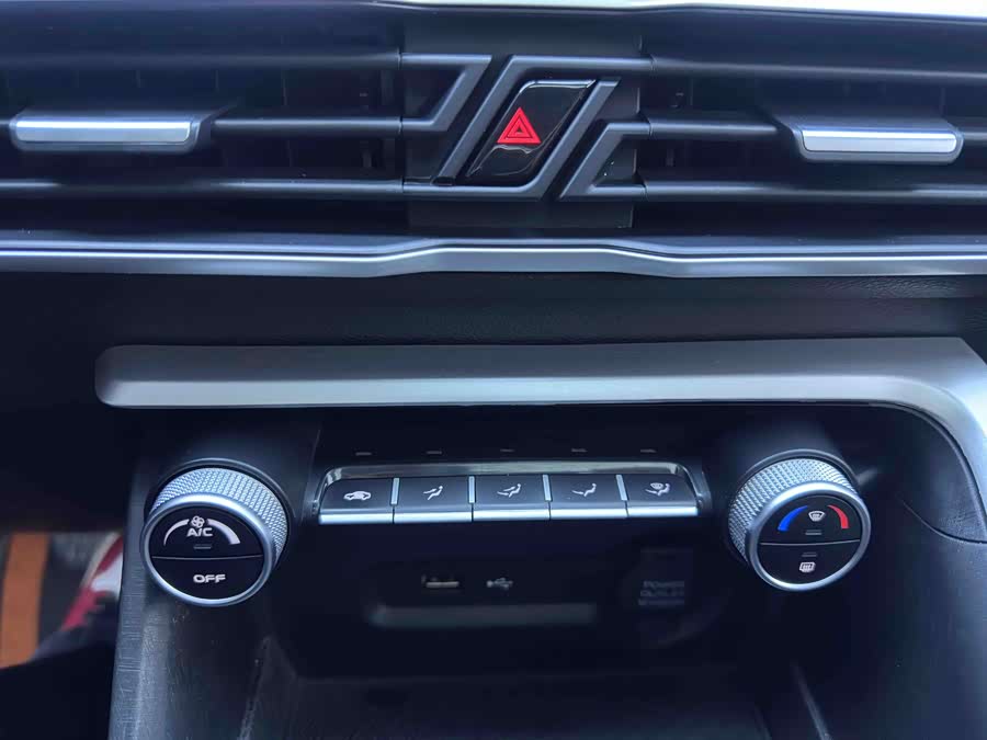 GEELY Coolray 2023 #13 GEELY Coolray 2023 car image #13