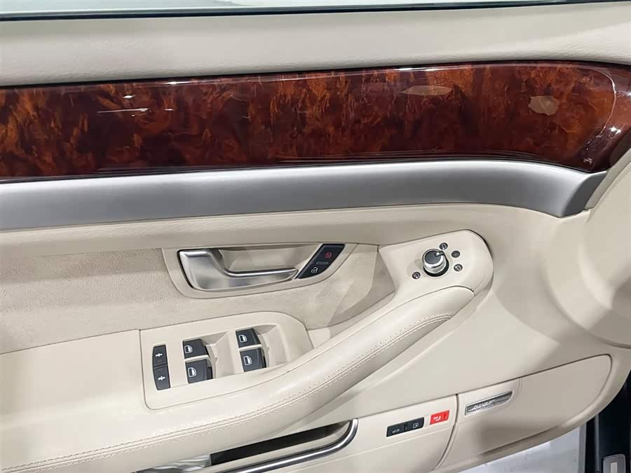 Audi A8 2010 imagem de carro #13