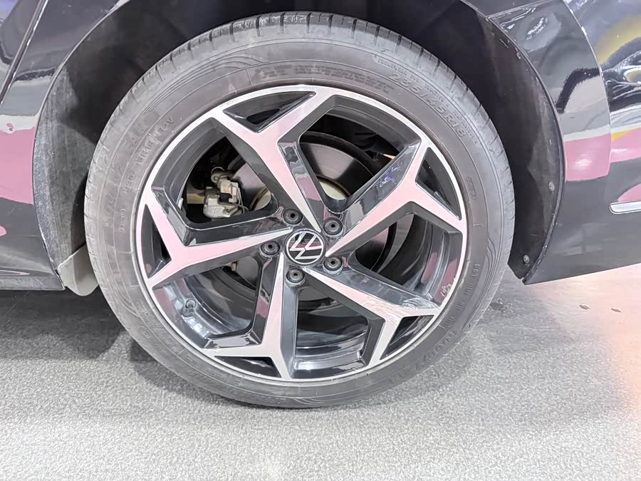 Volkswagen Passat 2022 صورة سيارة #13