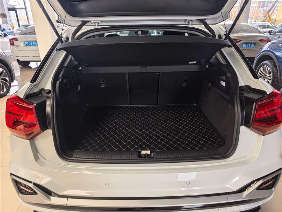 Audi Q2L 2023 imagem de carro #13