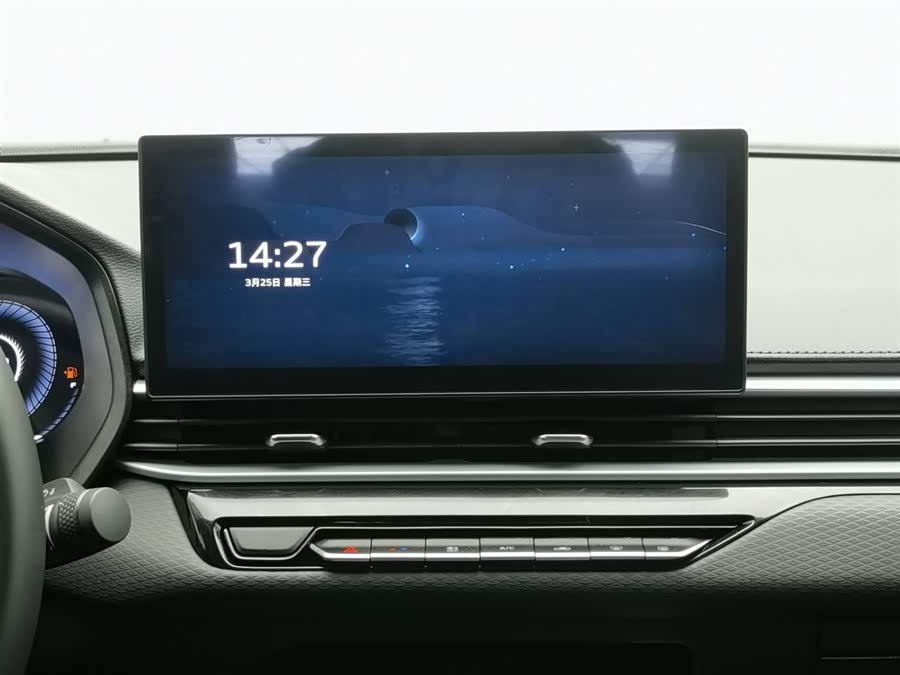 GEELY Emgrand 2024 car image #13