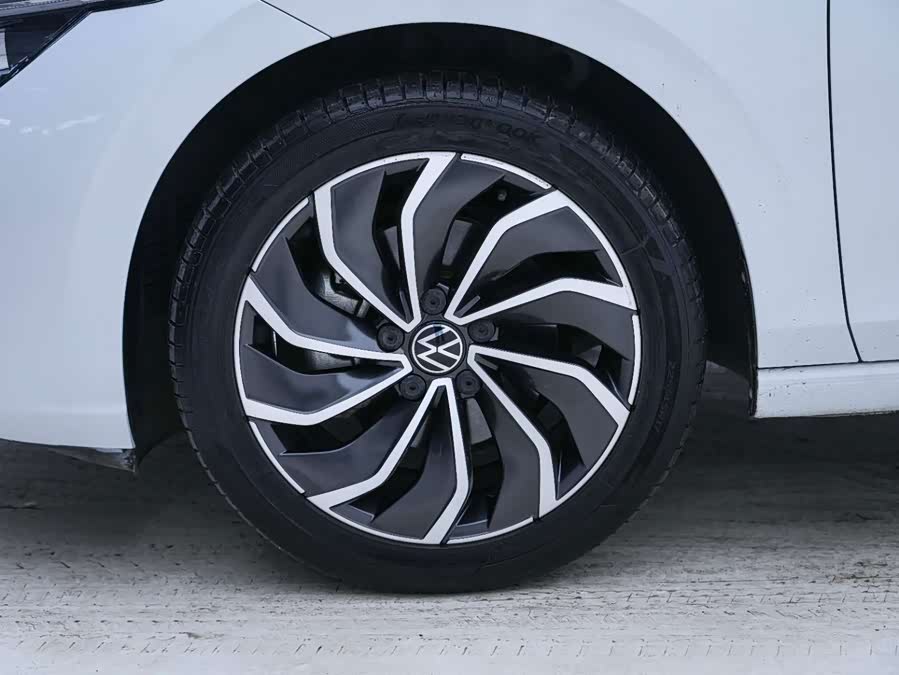 Volkswagen Golf 2022 car image #13