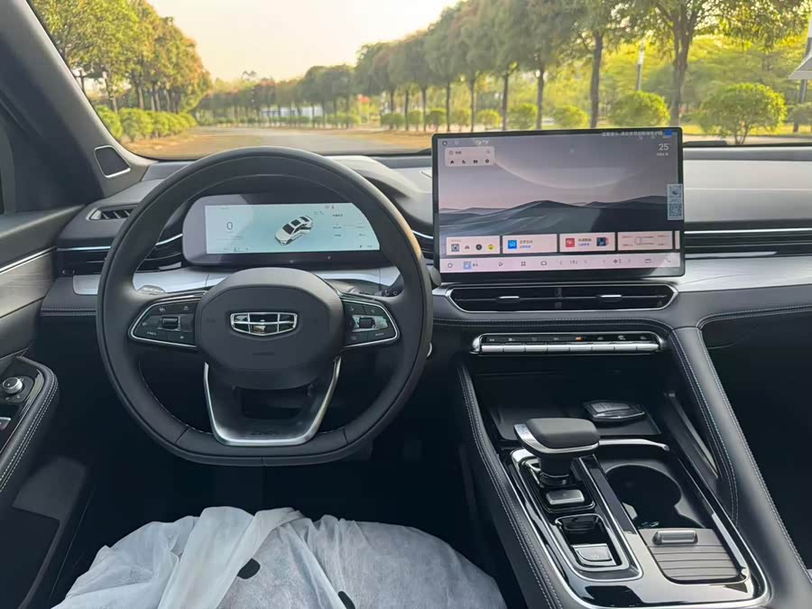 GEELY Preface 2025 изображение автомобиля #13