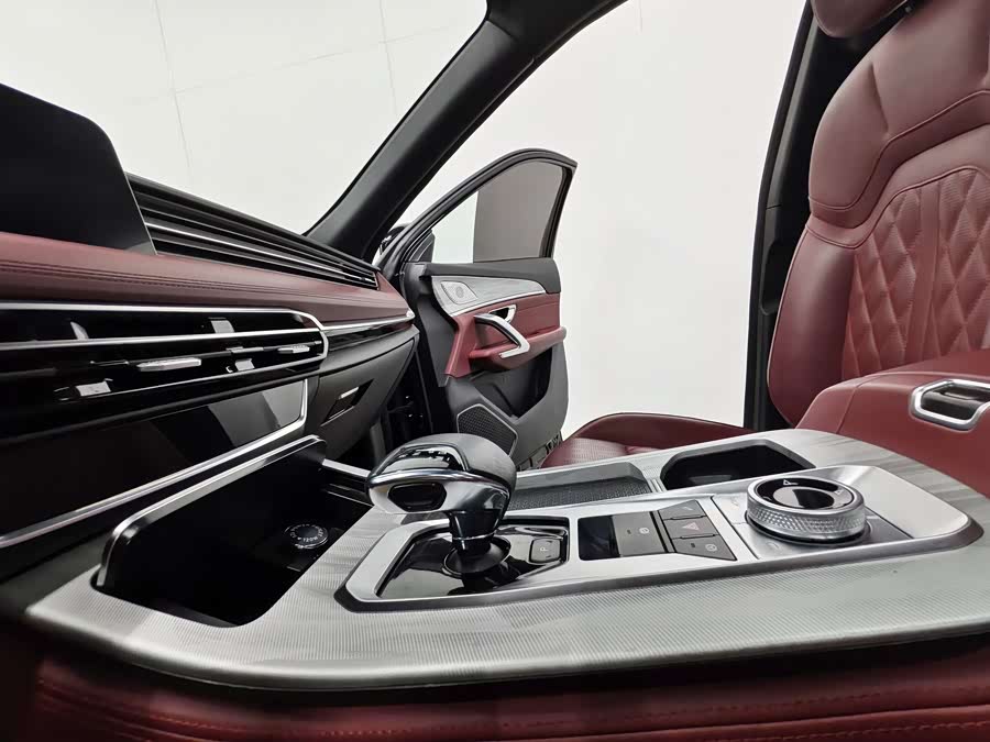 Jetour X70 PLUS 2023 car image #13