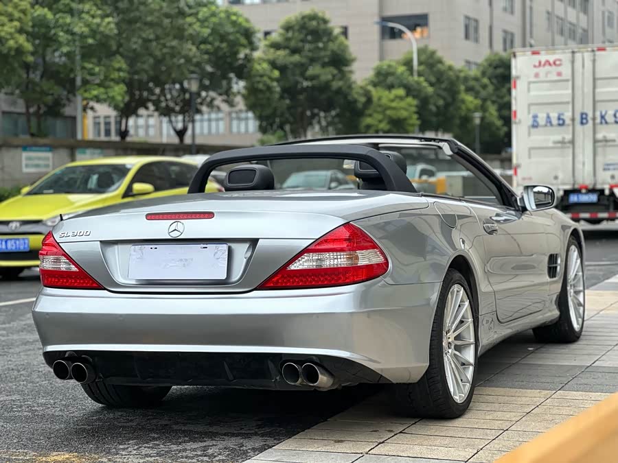 Mercedes-Benz SL Class 2010 car image #13