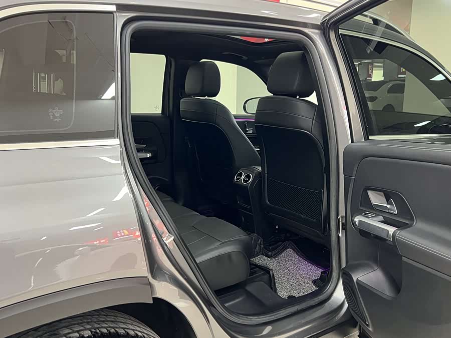 Mercedes-Benz GLB Class 2021 car image #13