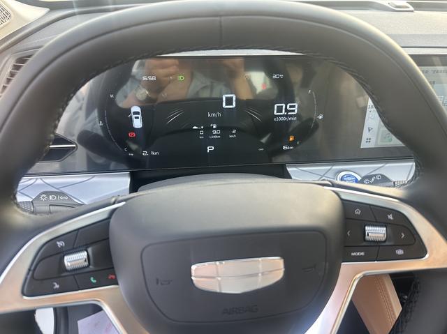 GEELY OkavangoPRO 2025 #13 GEELY OkavangoPRO 2025 car image #13