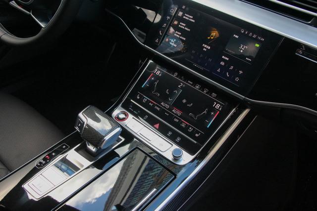 Audi S8 2022 immagine di auto #13