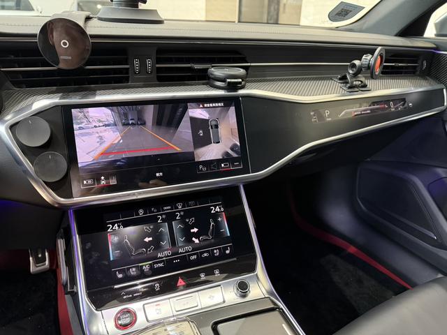 Audi RS 6 2021 car image #13