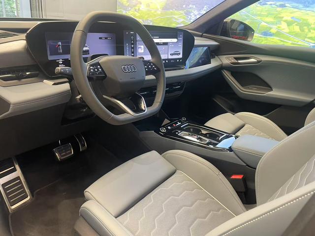 Audi Q6L Sportback e-tron 2025 car image #13