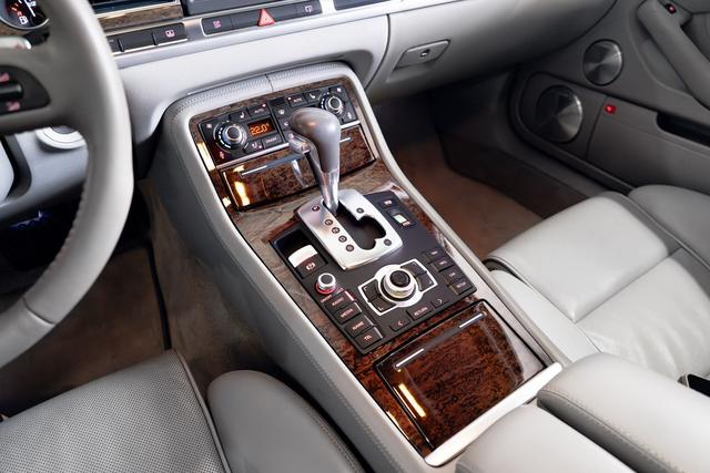 Audi S8 2008 #13 Audi S8 2008 car image #13