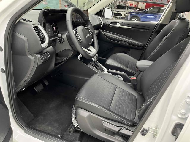 Kia Sonet 2024 immagine di auto #13