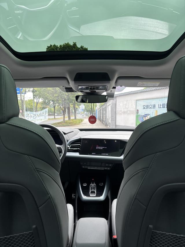 Audi Q5 e-tron 2024 #13 Audi Q5 e-tron 2024 صورة سيارة #13