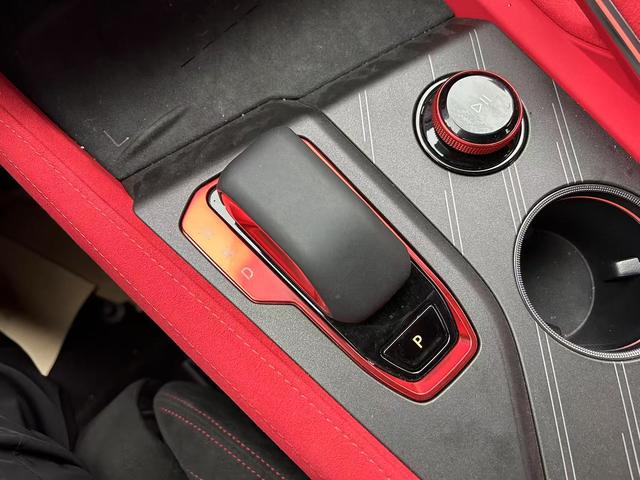 极氪 极氪001 FR 2023 汽车图片 #13