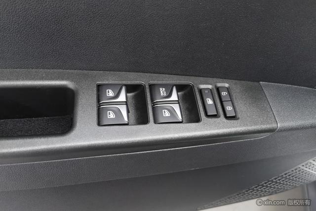 Changan Eado EV 2023 #13 Changan Eado EV 2023 car image #13