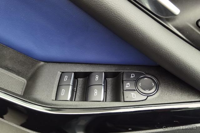 Chevrolet Equinox Plus 2024 car image #13