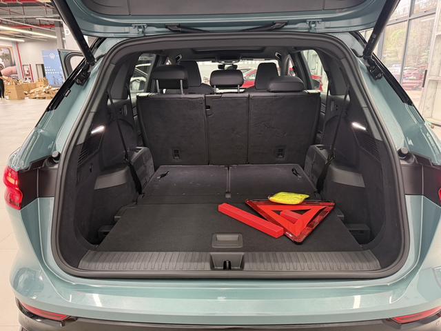 Audi Q5 e-tron 2023 immagine di auto #13