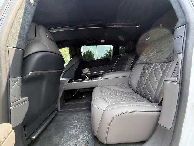 NIO ET9 2024 изображение автомобиля #13