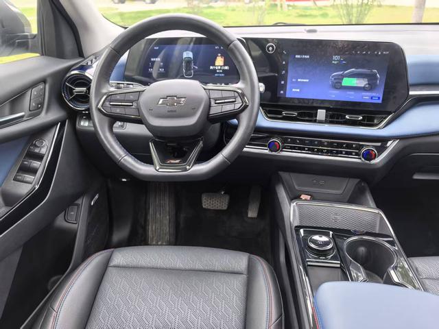 Chevrolet Equinox Plus 2024 car image #13