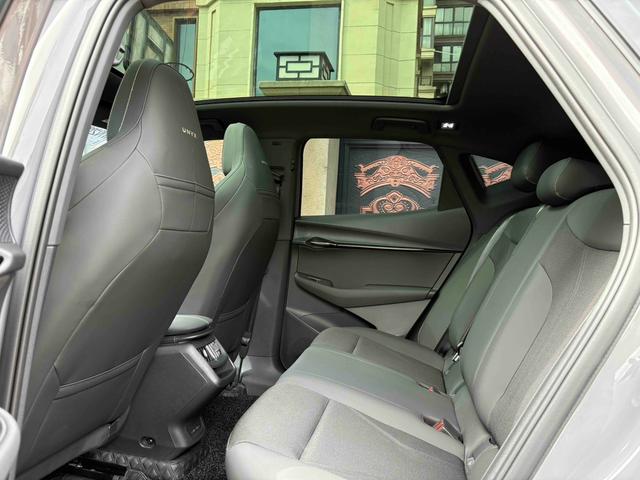 Volkswagen ID.UNYX 06 2025 car image #13