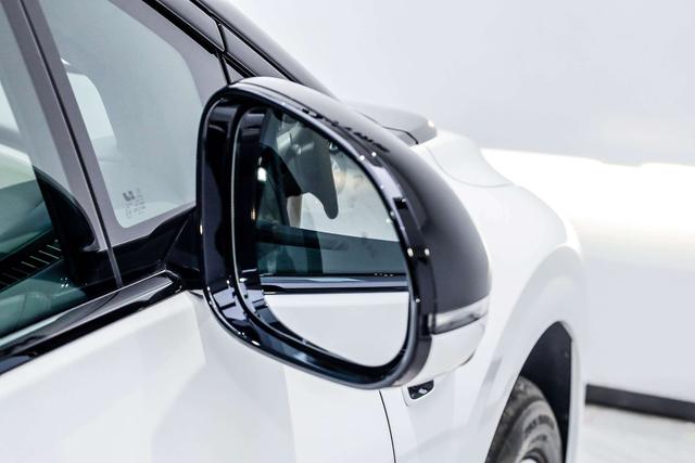 理想汽车 理想i6 2025 汽车图片 #13