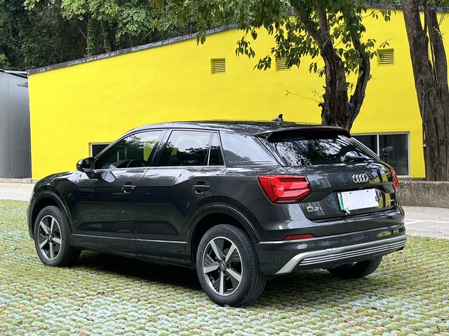 Audi Q2L e-tron 2020 car image #13