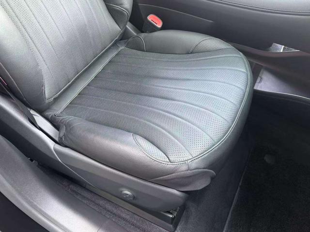 Mercedes-Benz EQS SUV 2023 car image #13