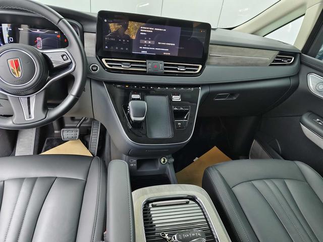 HongQi HQ9 PHEV 2024 #13 HongQi HQ9 PHEV 2024 car image #13