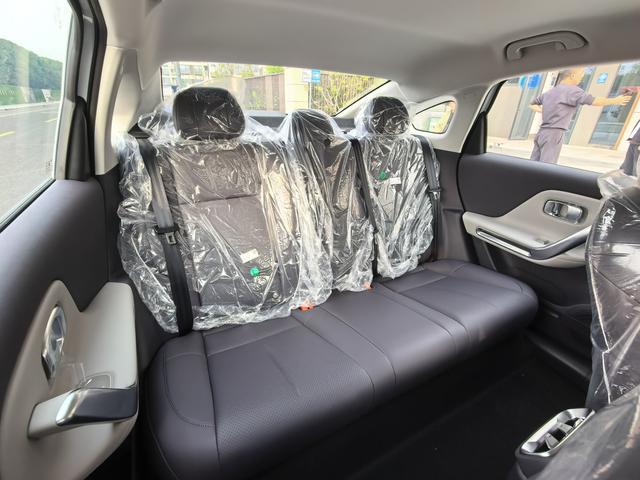 零跑汽车 零跑B01 2025 汽车图片 #13