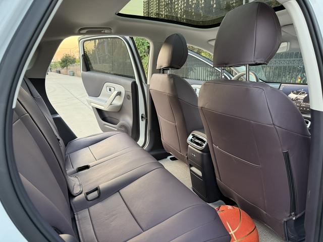 零跑汽车 零跑B01 2025 汽车图片 #13