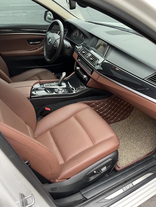 BMW 5 Series (Imported) 2016 #13 BMW 5 Series (Imported) 2016 imagem de carro #13