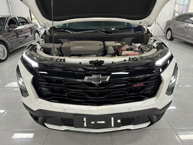 Chevrolet Equinox Plus 2025 car image #13