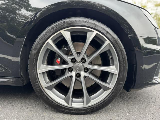 Audi S4 2018 car image #13