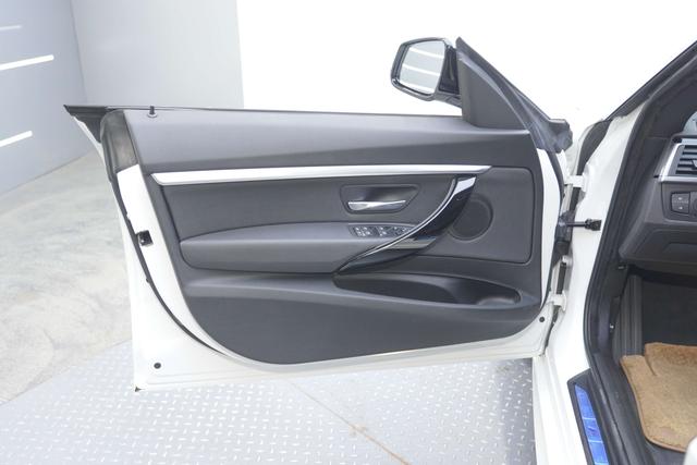 BMW 3 Series GT 2020 car image #13