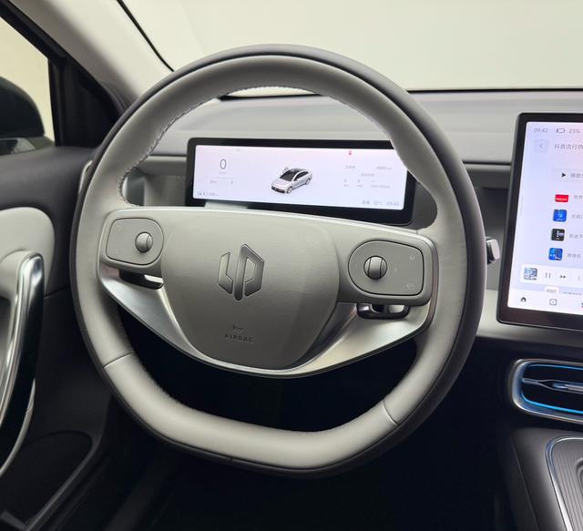 零跑汽车 零跑B01 2025 汽车图片 #13