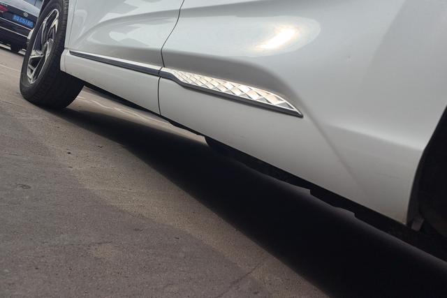 HongQi HS3 2024 car image #13