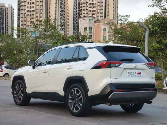 Toyota RAV4 Hybird E+ 2020 #13 Toyota RAV4 Hybird E+ 2020 immagine di auto #13