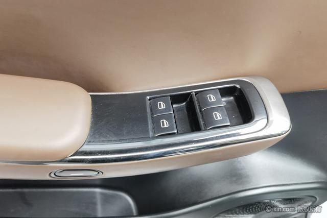 零跑汽车 零跑C01 2022 汽车图片 #13