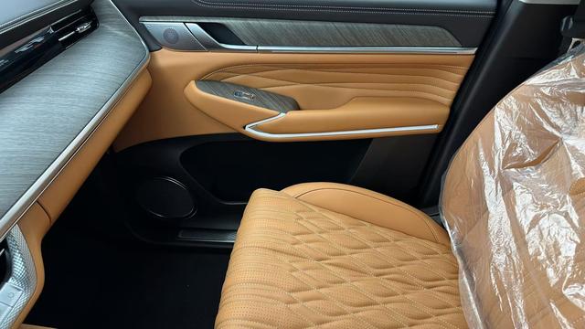 Tank 500 2025 car image #13