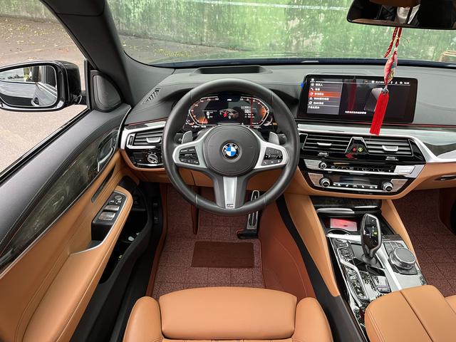 BMW 6 Series GT 2023 car image #13